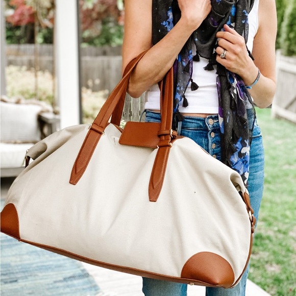 ✨HOST PICK!!✨🌸HENNY AND LEV - Canvas Duffle Weekender With Matching Pouch🌸 - Picture 1 of 13